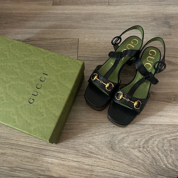 Black chunky heeled sandals - Picture 2 of 10